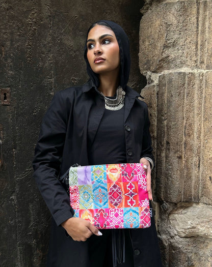 زاهية Clutch