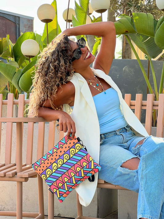 Lively Clutch